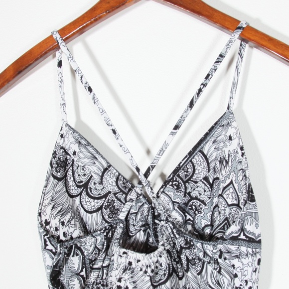 She's Cool Abstract Print Maxi Dress - Picture 4 of 5